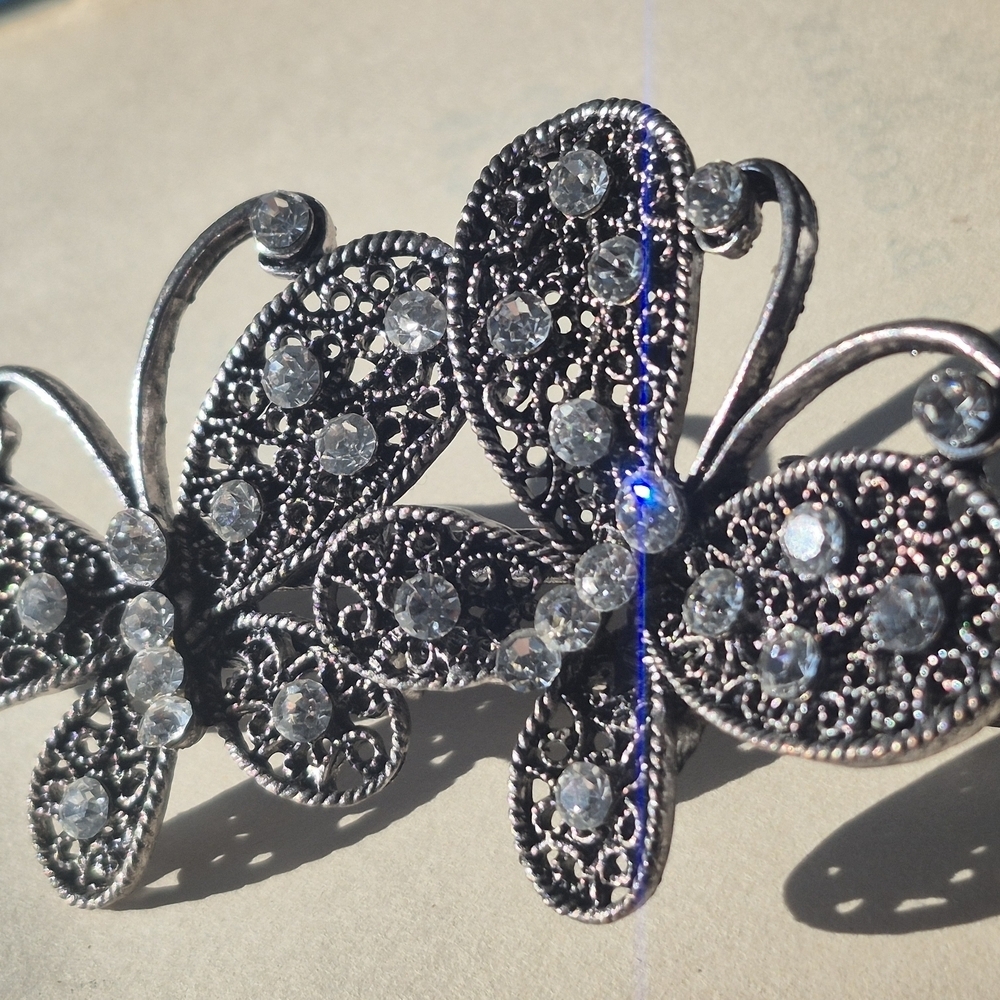 Silver Filigree Butterfly Hair Clip - Picture 4 of 8